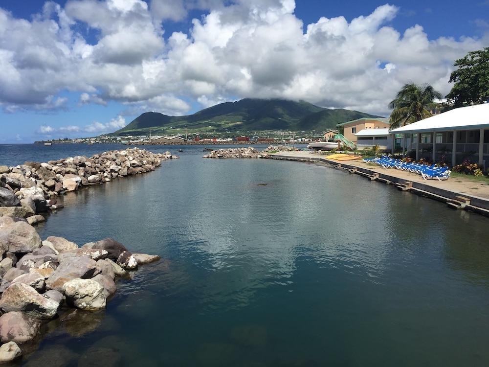 Bird Rock Beach Hotel Basseterre Kültér fotó
